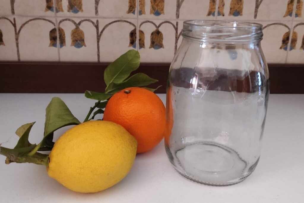 L'arancia e il limone sono ingredienti stagionali perfetti per creare dei profumatori da termosifone davvero efficaci