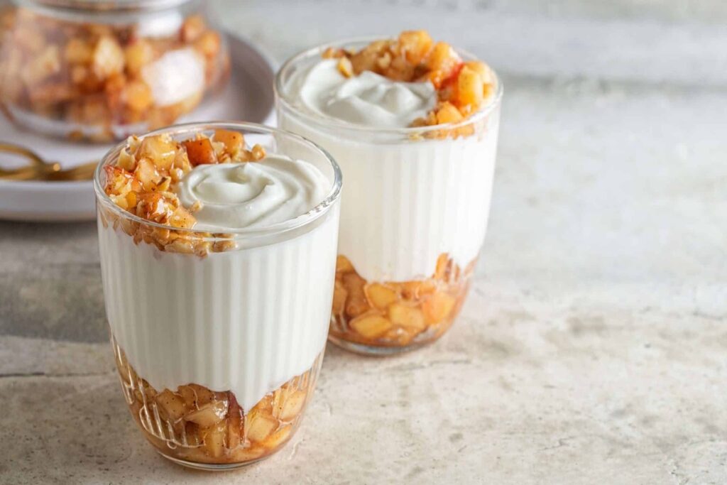 Gli spuntini con lo yogurt greco sono proteici