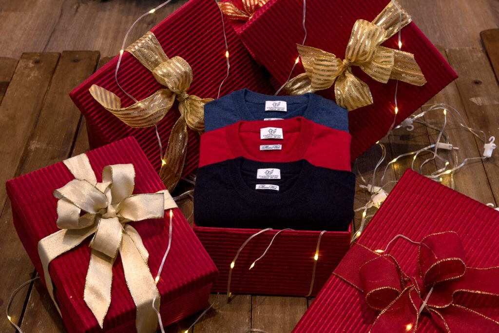 Lui apprezzerà molto i regali personalizzati sotto l'albero
