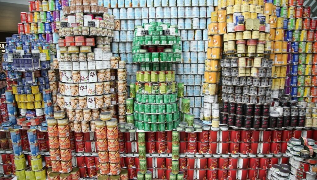 Si parla sempre più spesso delle tante lattine che dovrebbero sparire dagli scaffali dei supermercati.