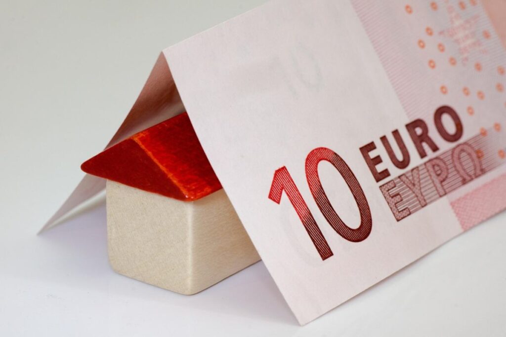  Spesso, le madri con problemi preferiscono usare vecchi stracci lavabili anziché assorbenti e spendere 3 euro per comprare il latte