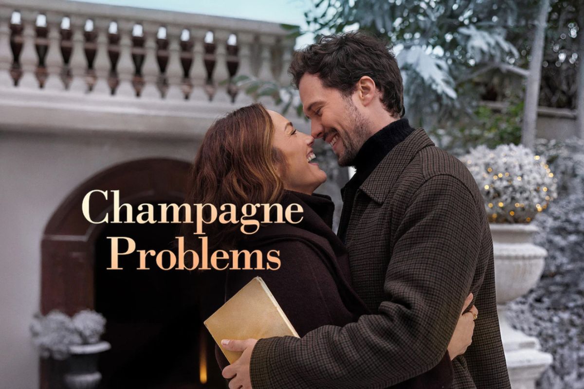 Coppia felice che si abbraccia in un giardino innevato sotto il titolo "Champagne Problems".