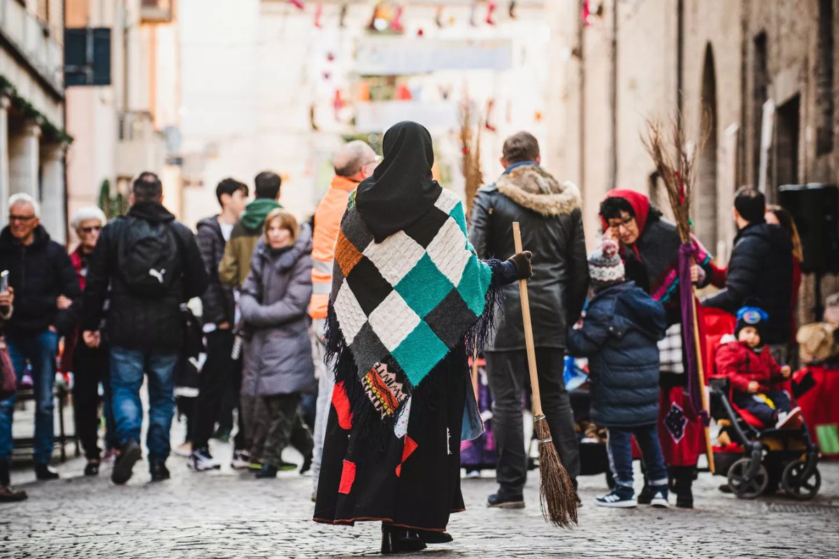 Il giro della Befana guida completa all'Epifania tra magia, borghi e tradizioni italiane