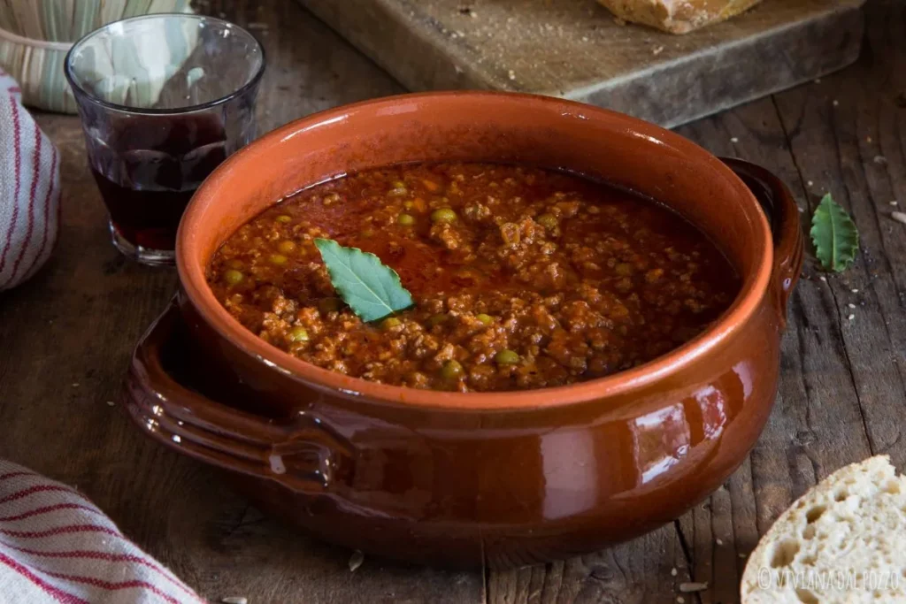 Un altro avviso riguarda un condimento molto amato: il ragù.