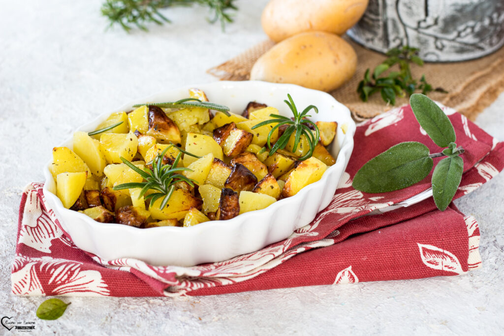Le patate a tocchetti in friggitrice ad aria
